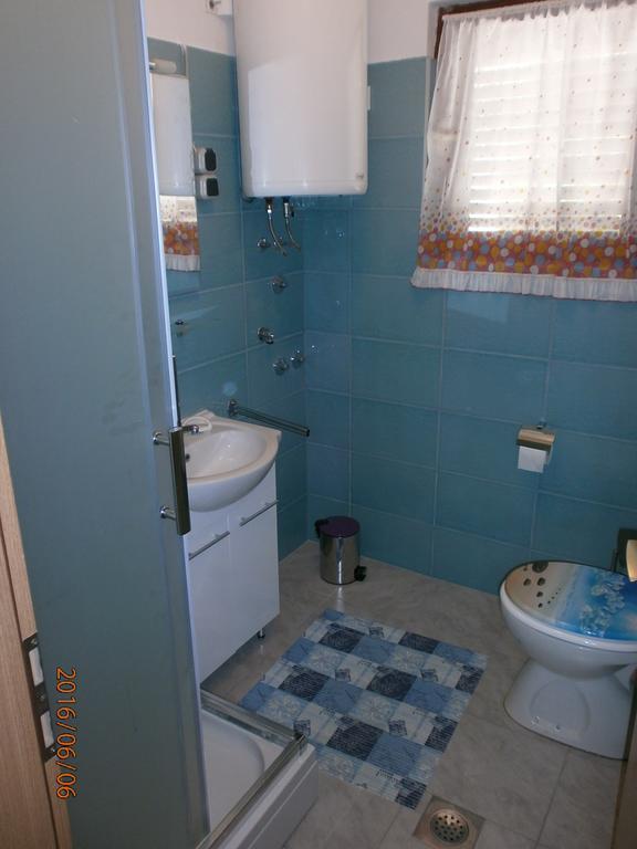 Apartman Fox Leilighet Pirovac Eksteriør bilde